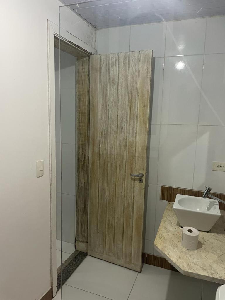 Suites Lesther 乌巴图巴 外观 照片